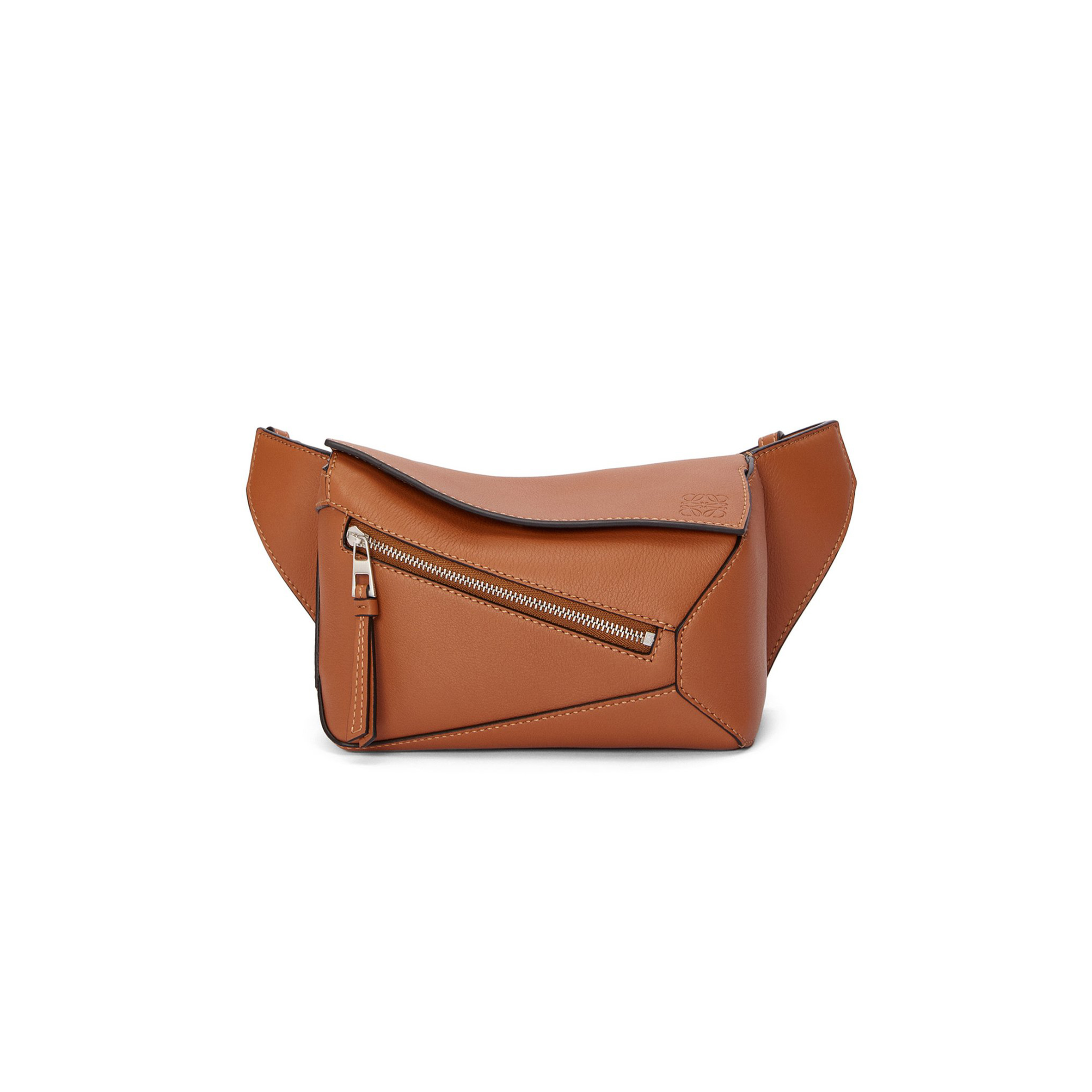 l*ew* mini puzzle bumbag in classic calfskin b510eb1x03 (17.5*11.8*7.5cm)